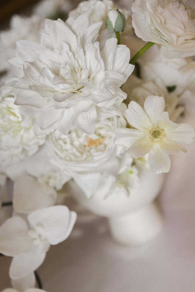 Blumendeko im Schloss Friedrichsfelde