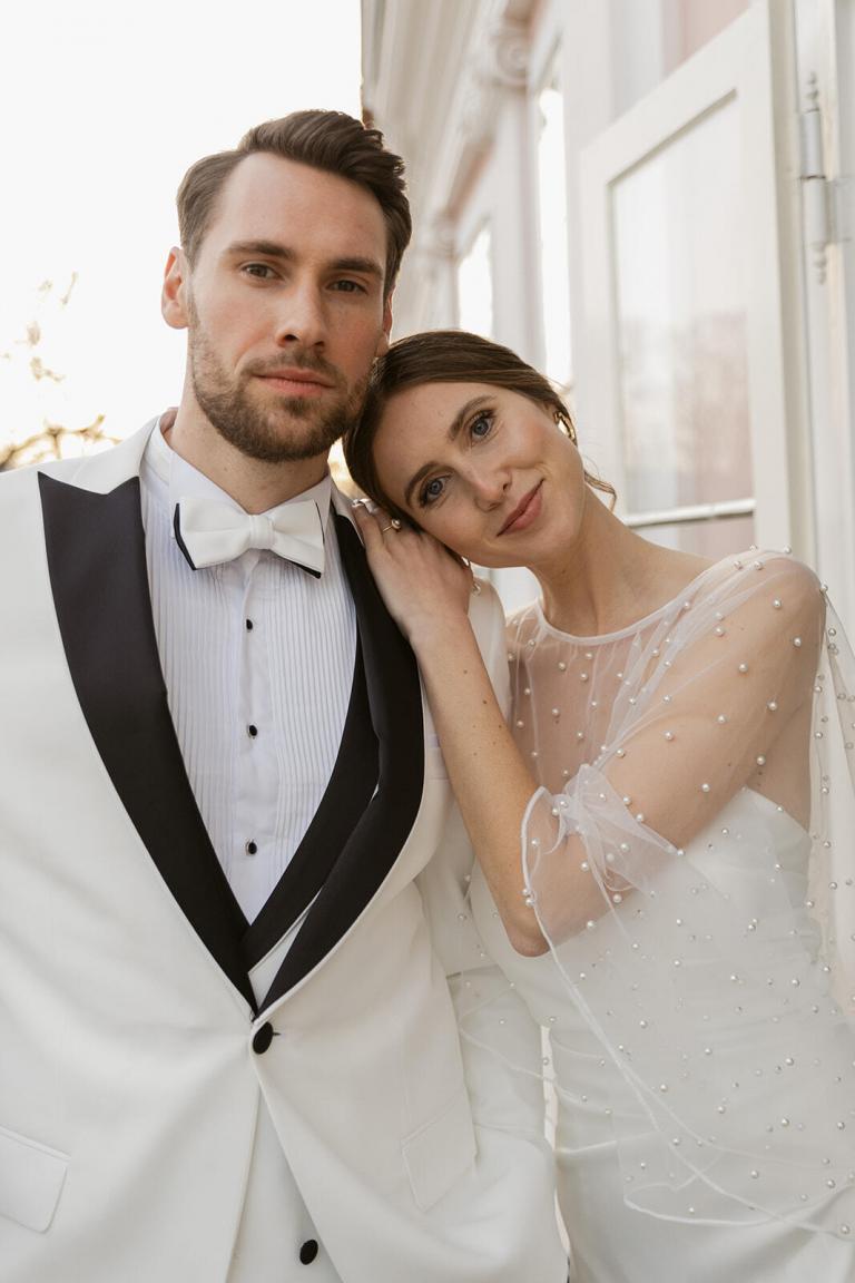 Brautpaar in eleganter Hochzeitskleidung, Hochzeitsplanung Berlin Brandenburg – Spreejuwel Hochzeiten