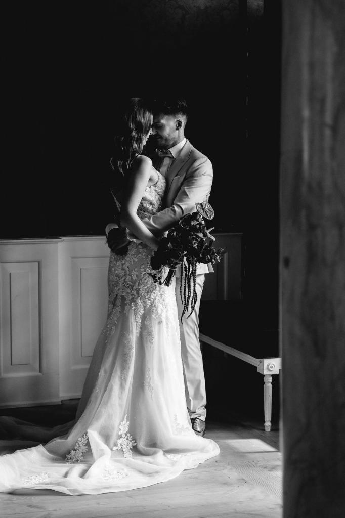 Annika und Julian mit Hochzeitsplanerin Janine Schumann – Gräflicher Park Bad Driburg 2026