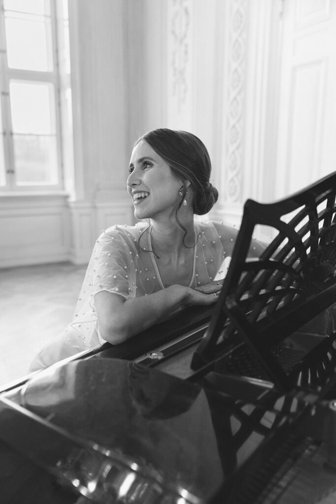 Lea im Schloss Friedrichsfelde mit Planerin