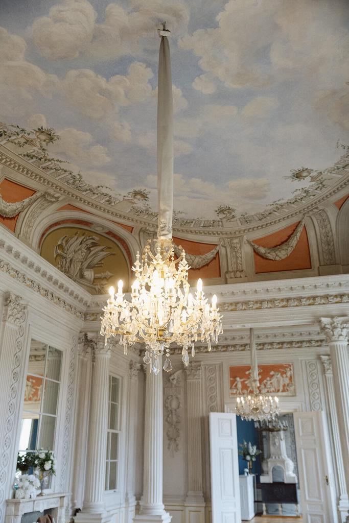 Kronleuchter Festsaal Schloss Friedrichsfelde Berlin – Hochzeitslocation Spreejuwel